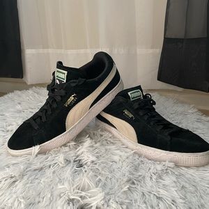 Black Puma Suede Low sneakers